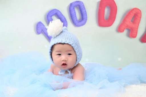 沅江宝宝不哭不闹正常吗